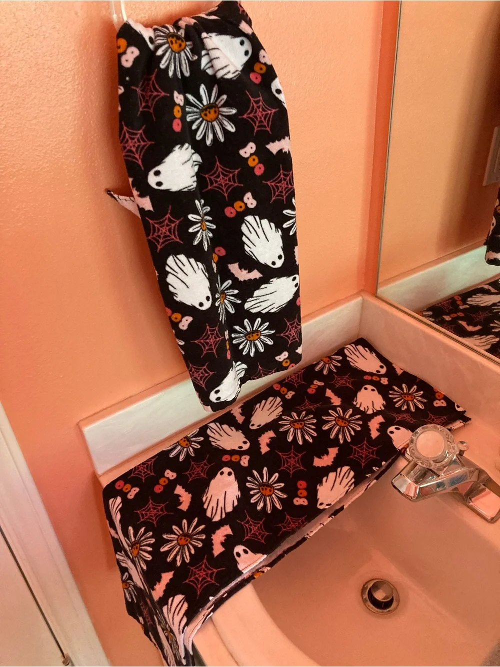 Halloween Ghost Print Hand Towels in Black - Cute Floral Accent